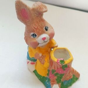 Giftco Bunny figurine